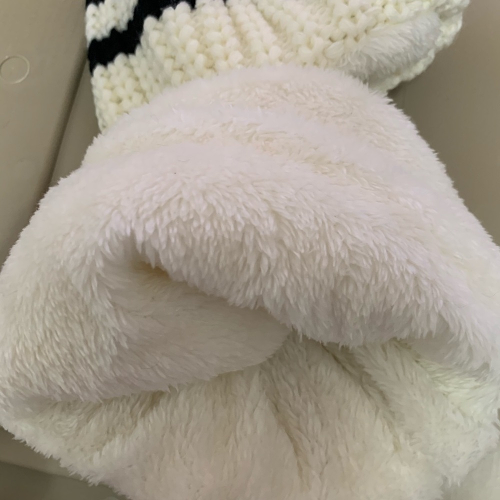 Winter hat - Picture 2 of 3